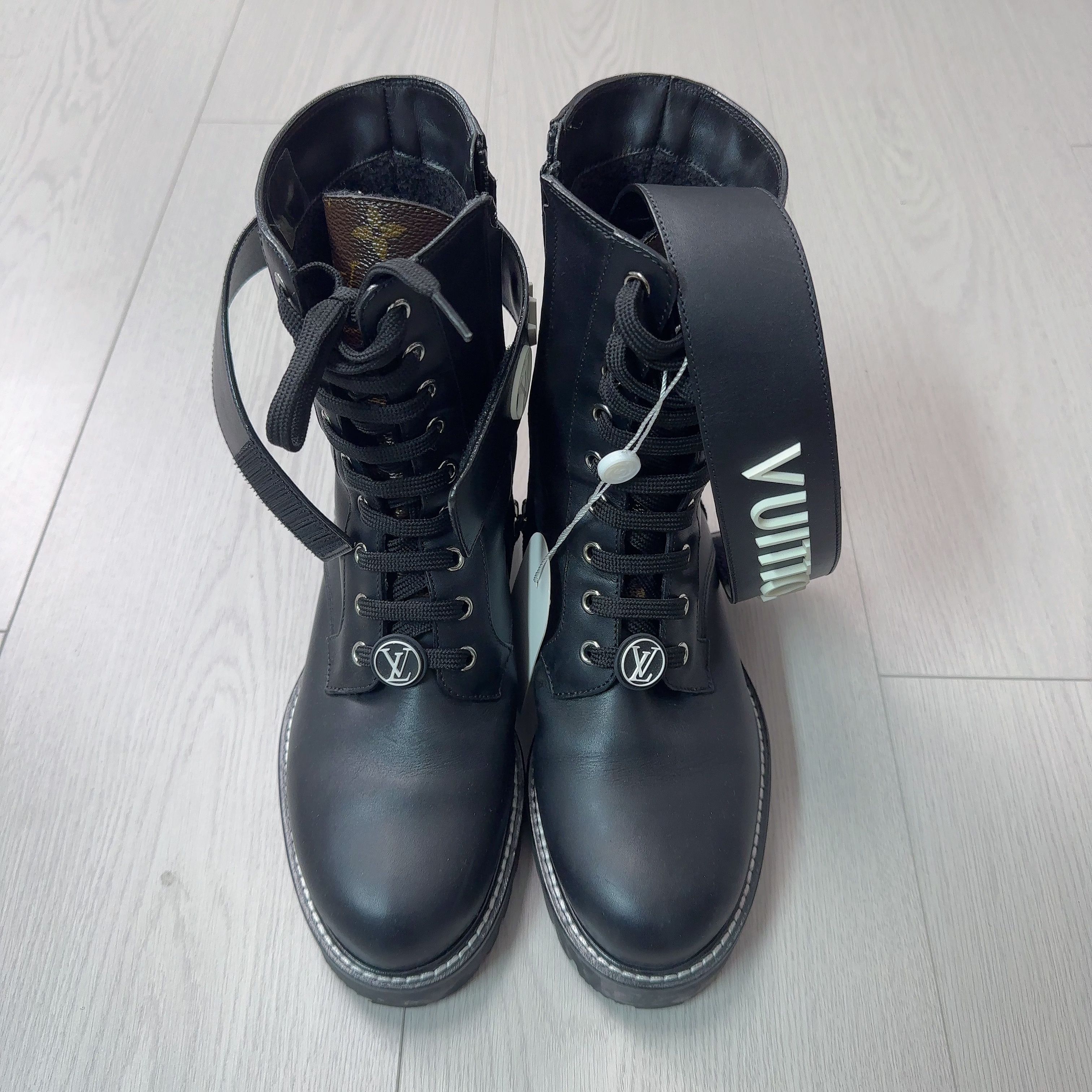 95新 LouisVuitton/路易威登 黑色靴子37.5码/251124ZLJAB04