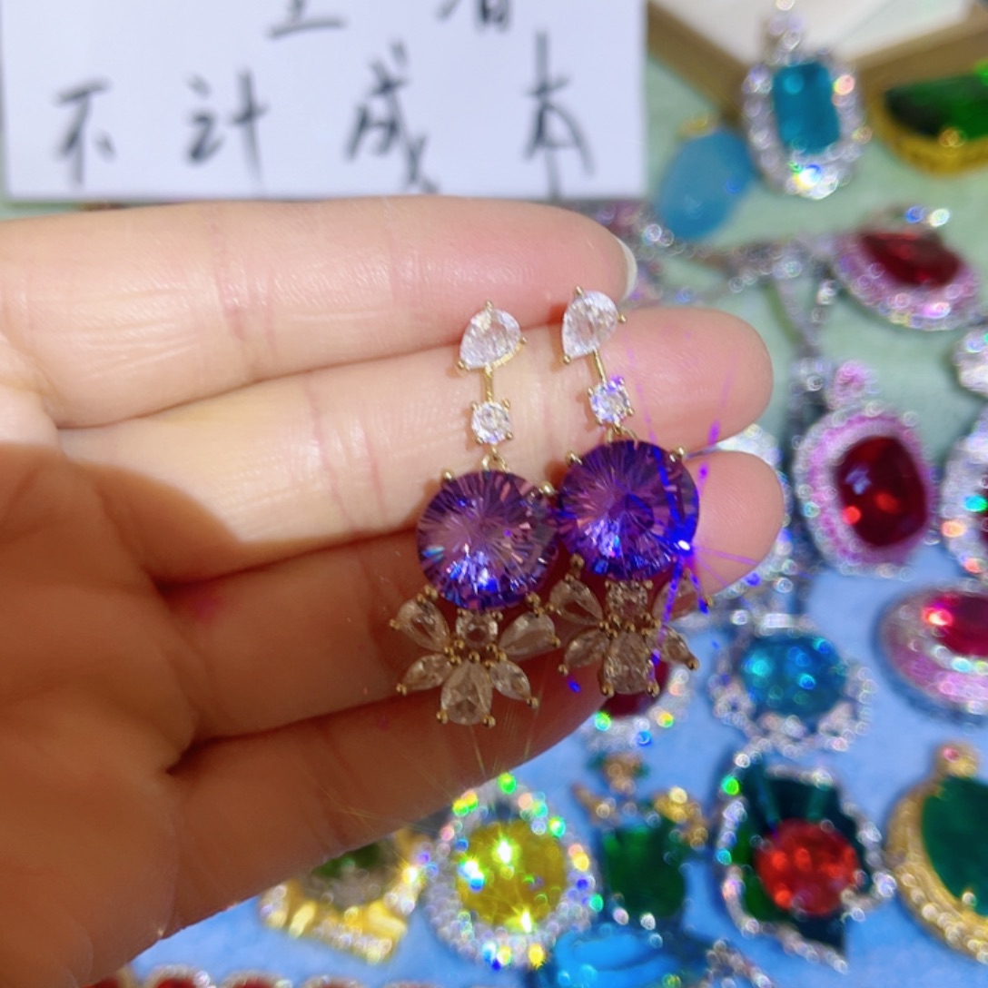 花岗石钨金璀璨夺目