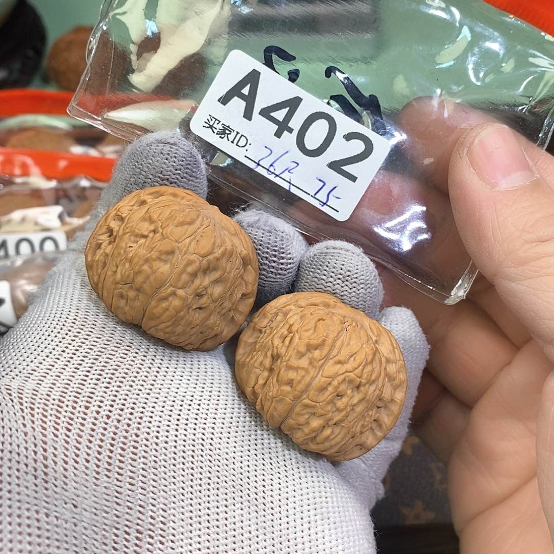 桃核把件平底锅36尺。