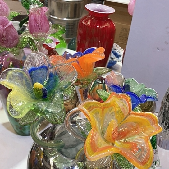 琉璃花瓶高45厘米宽9厘米