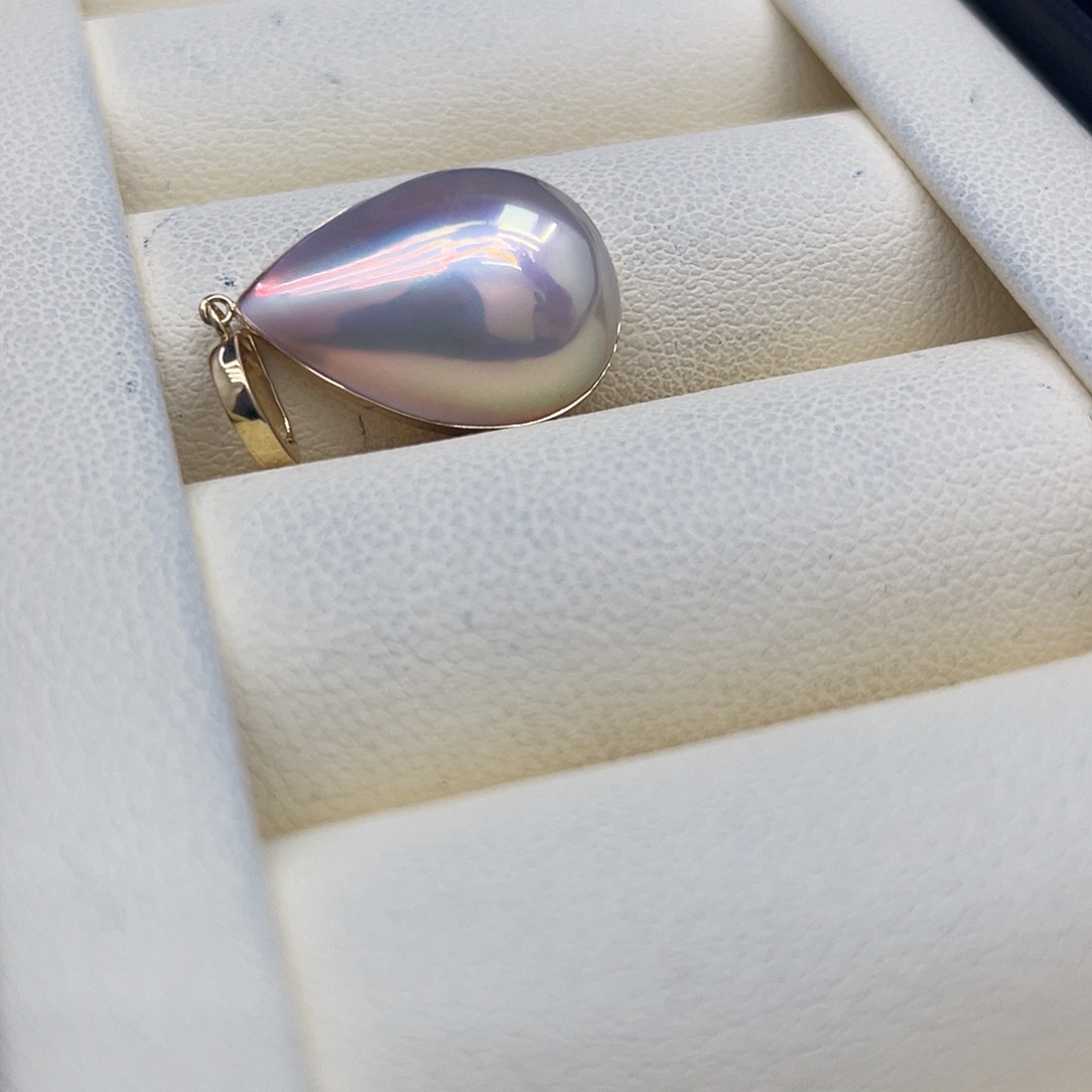 18K金镶嵌拼合珍珠（马贝珠）颈饰