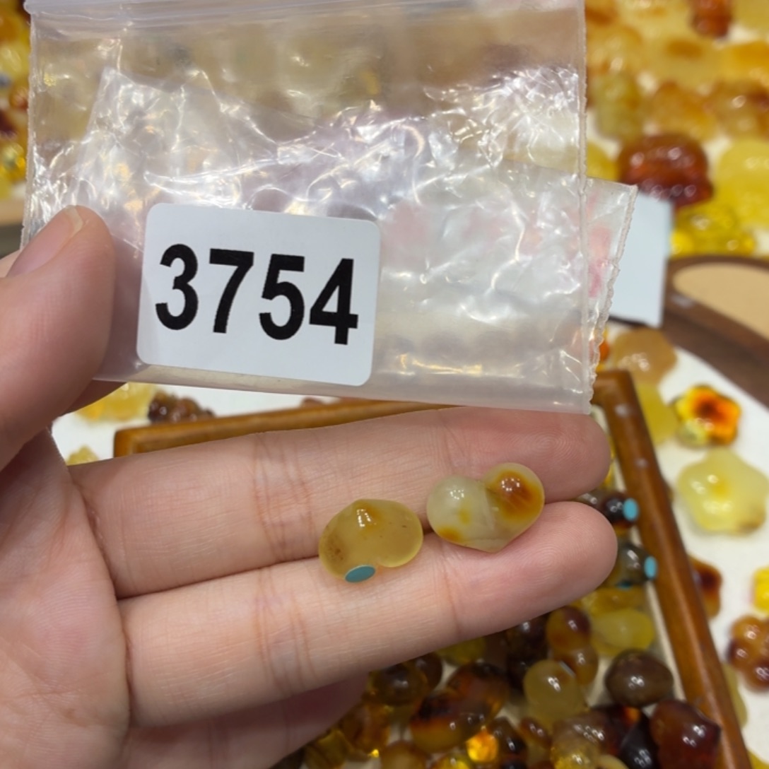 琥珀未镶嵌珠宝奇石