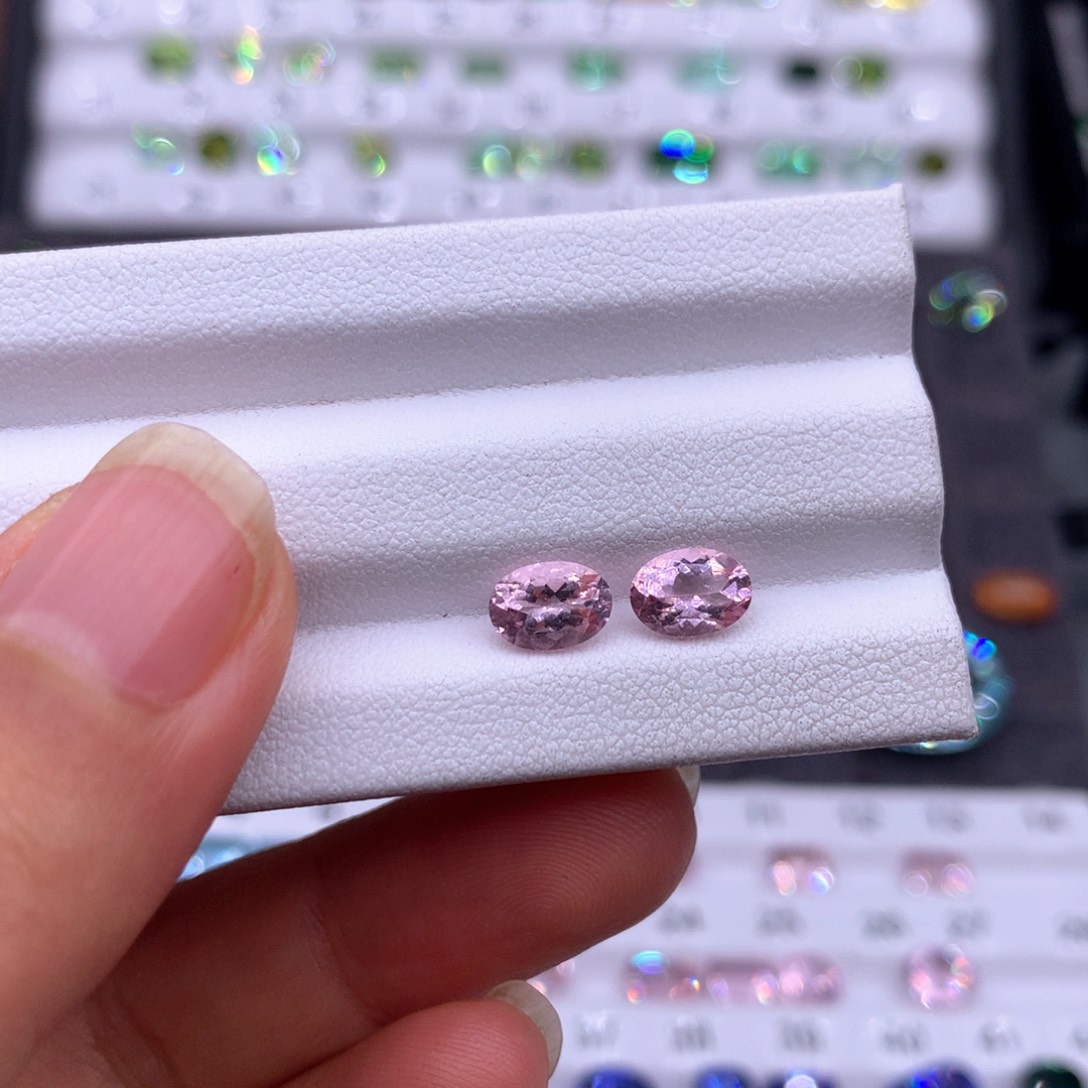 未镶嵌裸石绿柱石（摩根石）