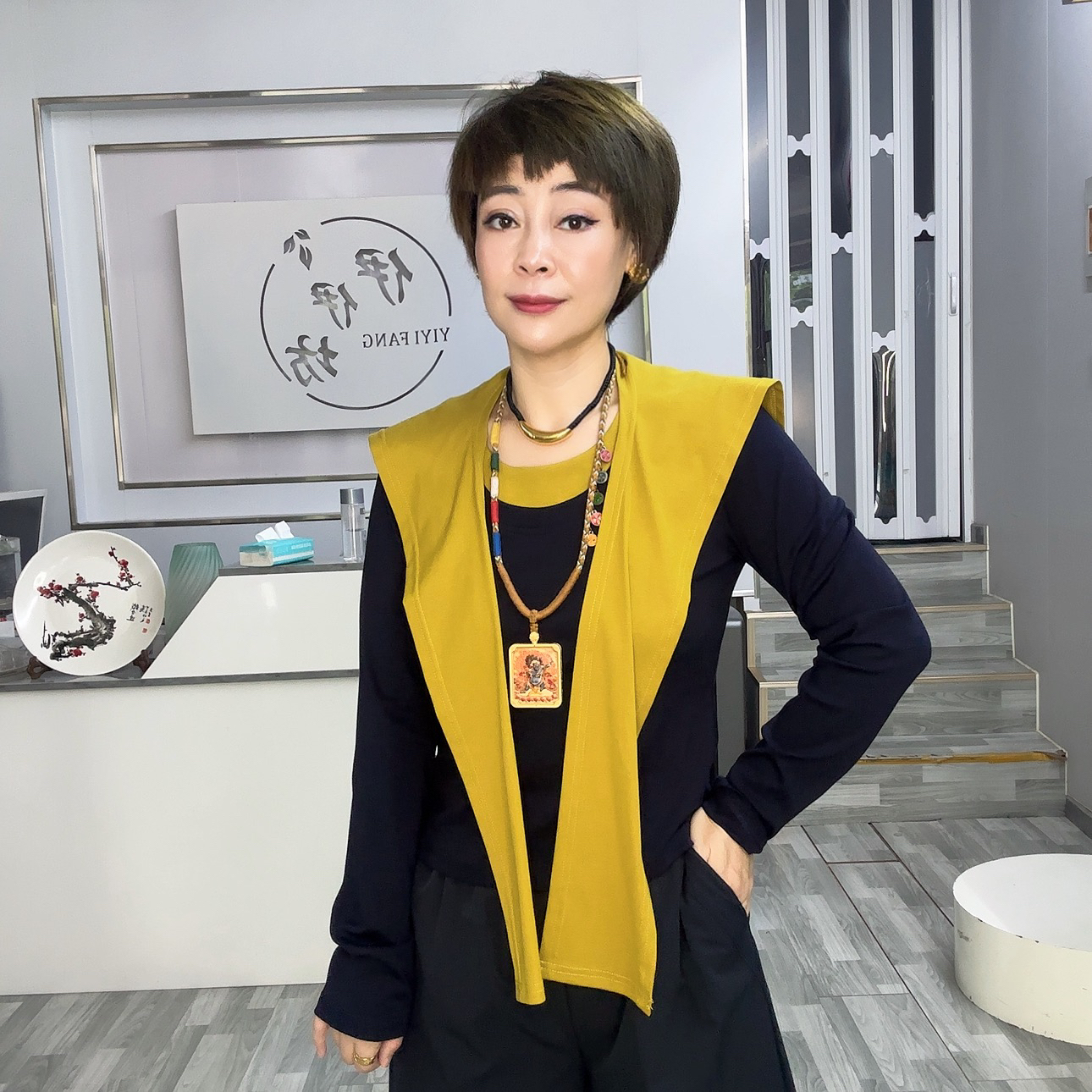 新秋款潮酷休闲披肩撞色T恤