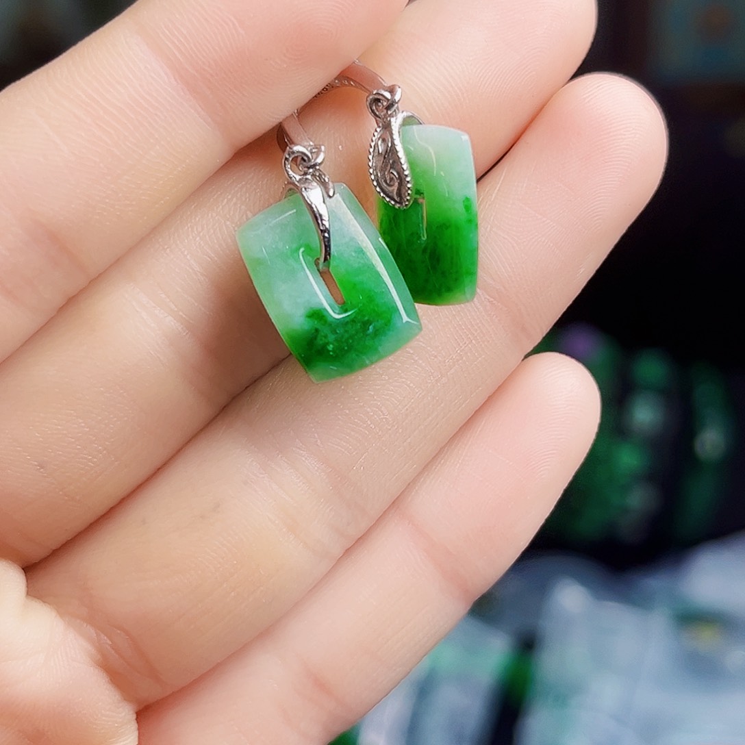 颈饰银S925镶嵌翡翠多样性