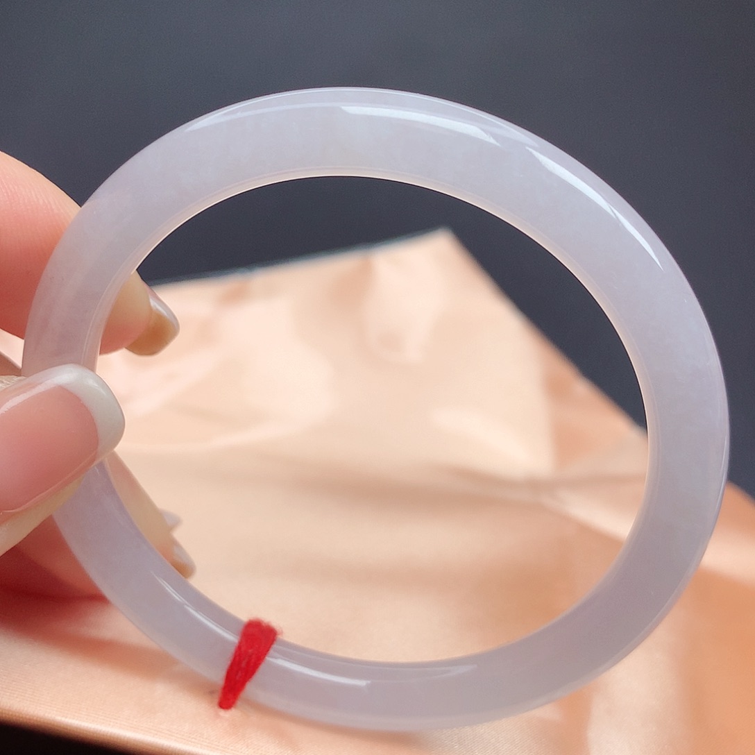 翡翠手镯（圆镯）未镶嵌88n n n n n n n