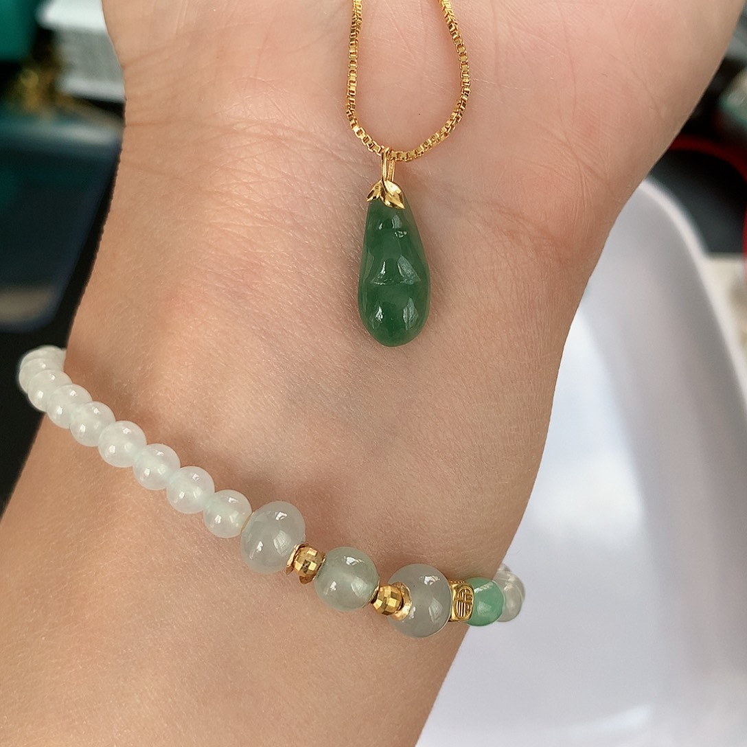 颈饰未镶嵌翡翠草*酱豆