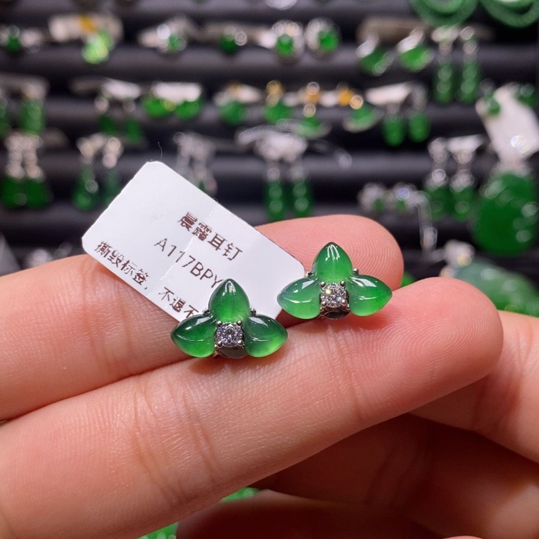 翡翠颈饰银S925镶嵌天然翡翠