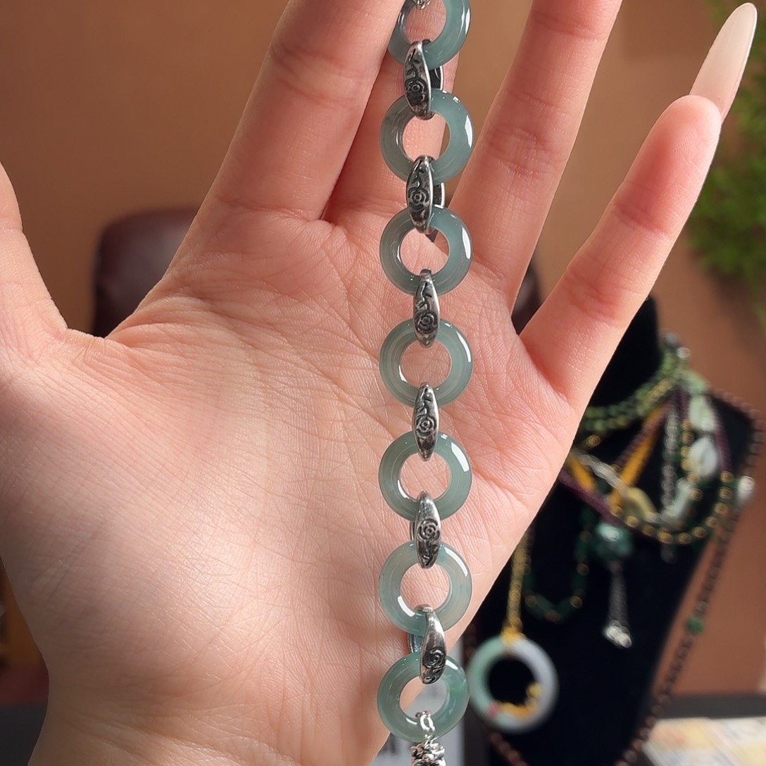 翡翠未镶嵌耳饰手串