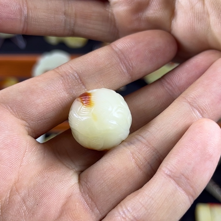 和田玉（糖玉）和田玉未镶嵌龙*