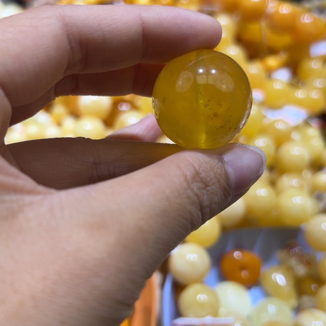 琥珀珠宝奇石未镶嵌