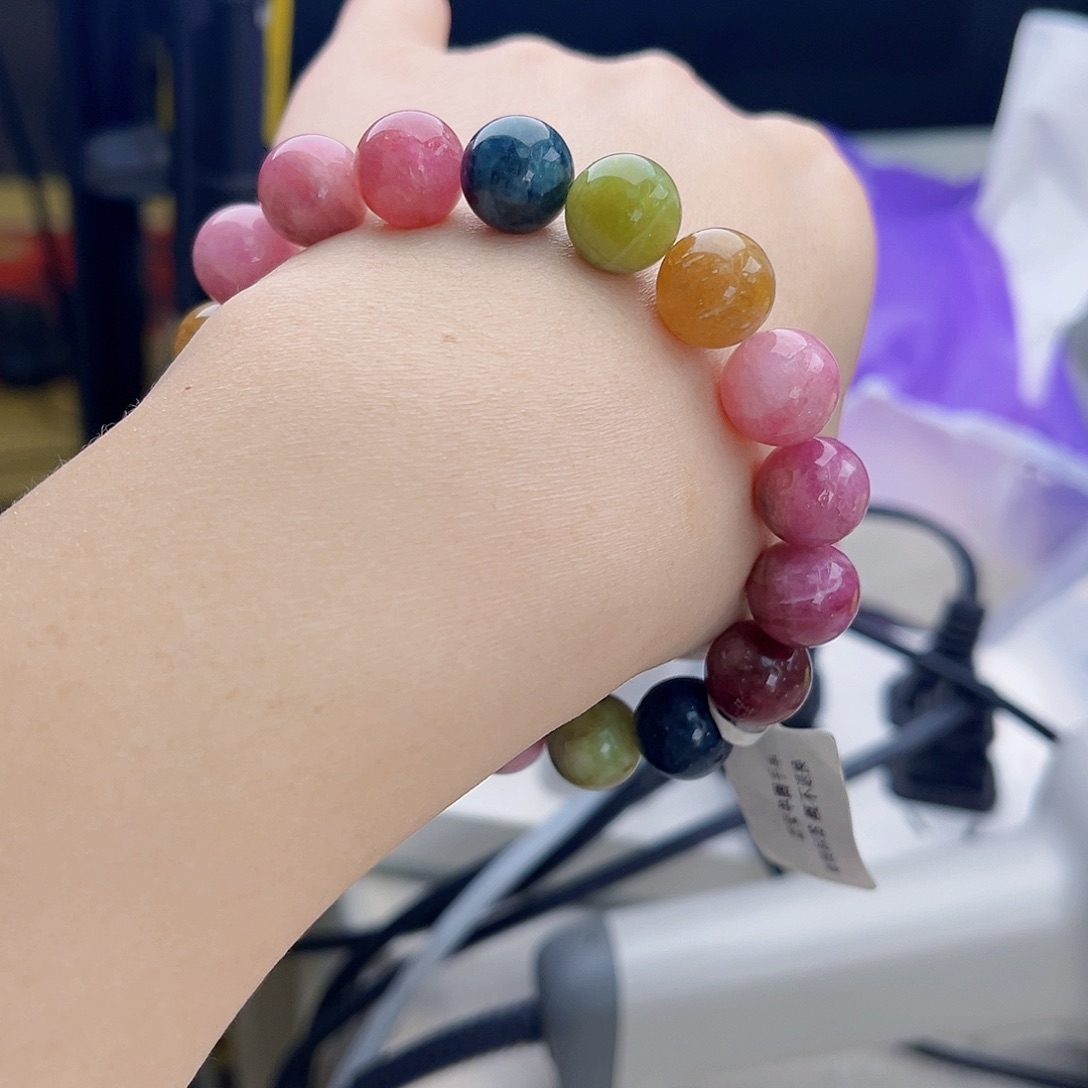 碧玺多样性发一件碧玺未镶嵌