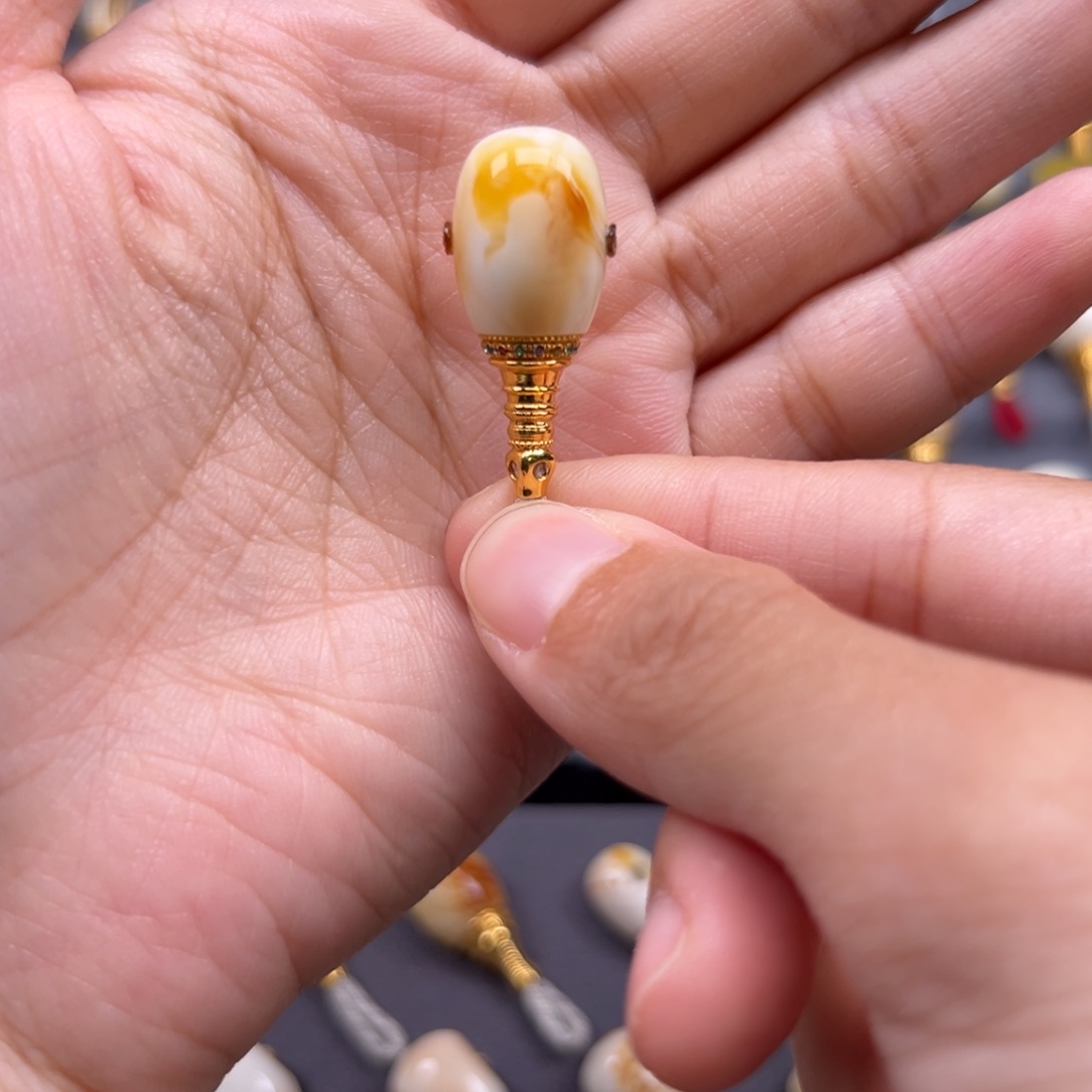 琥珀未镶嵌裸石12mm