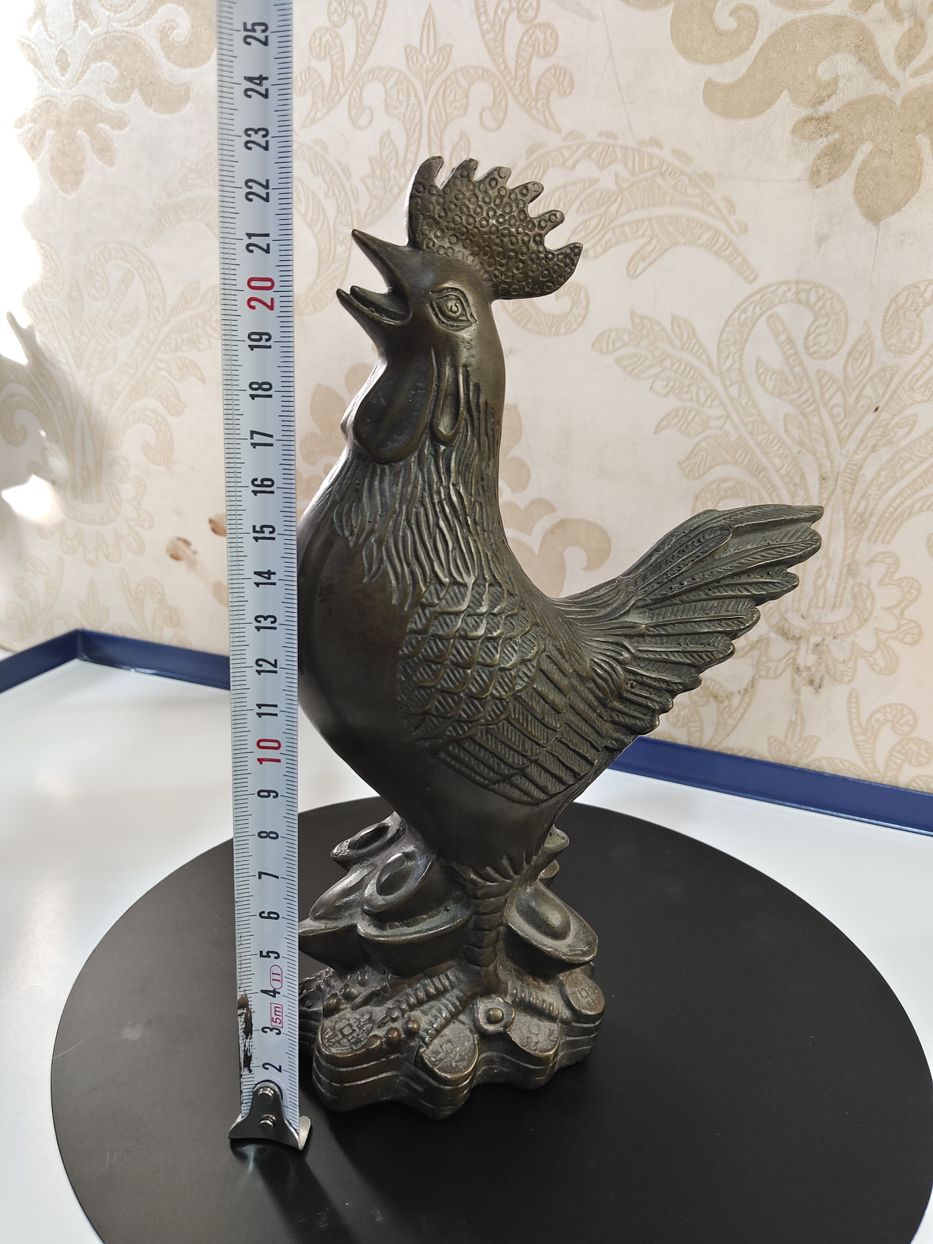 铜质大公鸡一对，高23，长14。品相完整。