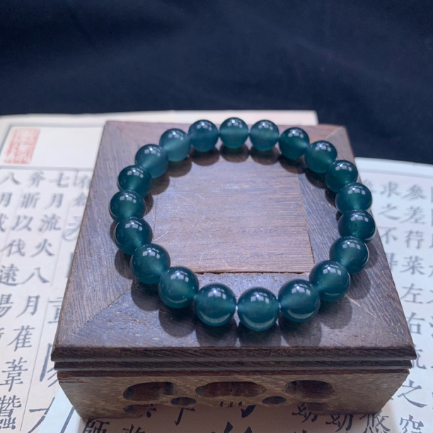 天然A货翡翠卡9.2mm蓝调的手串