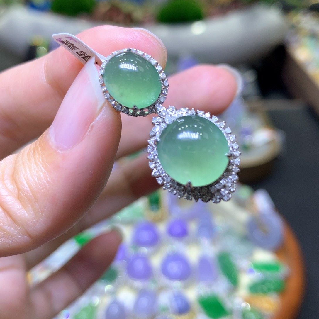 【闪购商品】翡翠颈饰18K金镶嵌翡翠吊坠项链