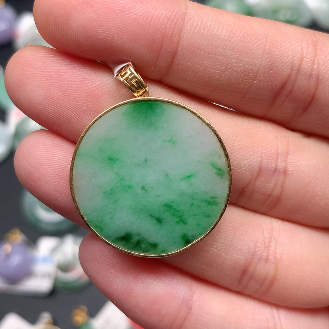 颈饰18K金镶嵌翡翠翡翠吊坠