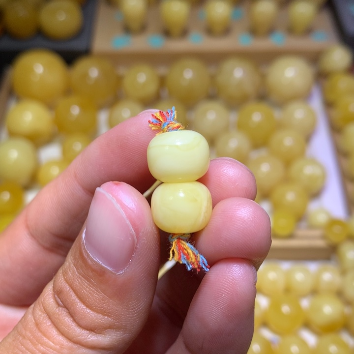 蜜蜡裸石未镶嵌天然俄料浓白花蜜蜡老型11+