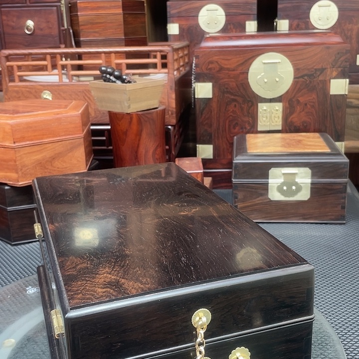 木35。20。15紫光谭证件盒