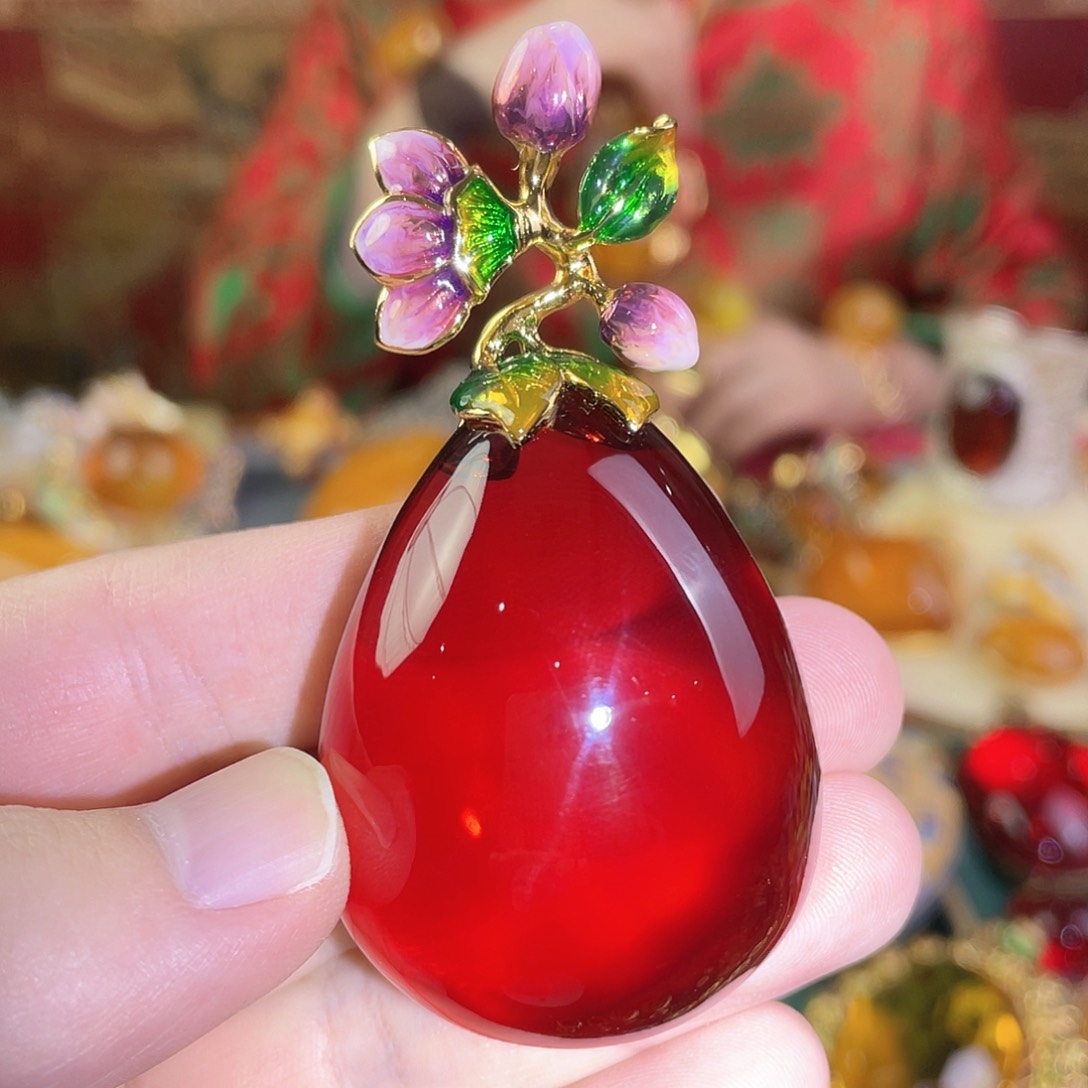 血珀吊坠(赠链)银S925镀金镶嵌33克