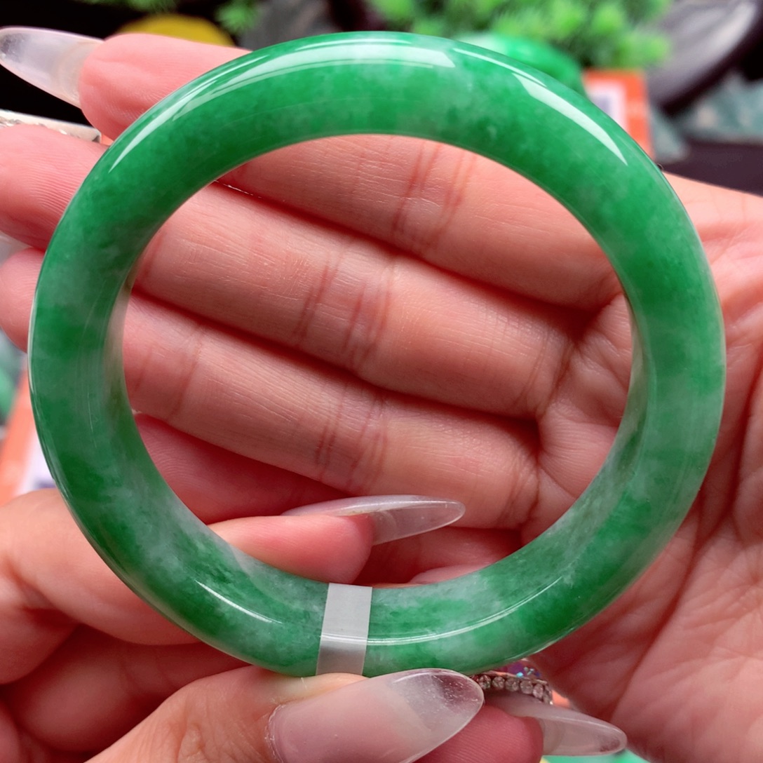 翡翠未镶嵌手镯翡翠