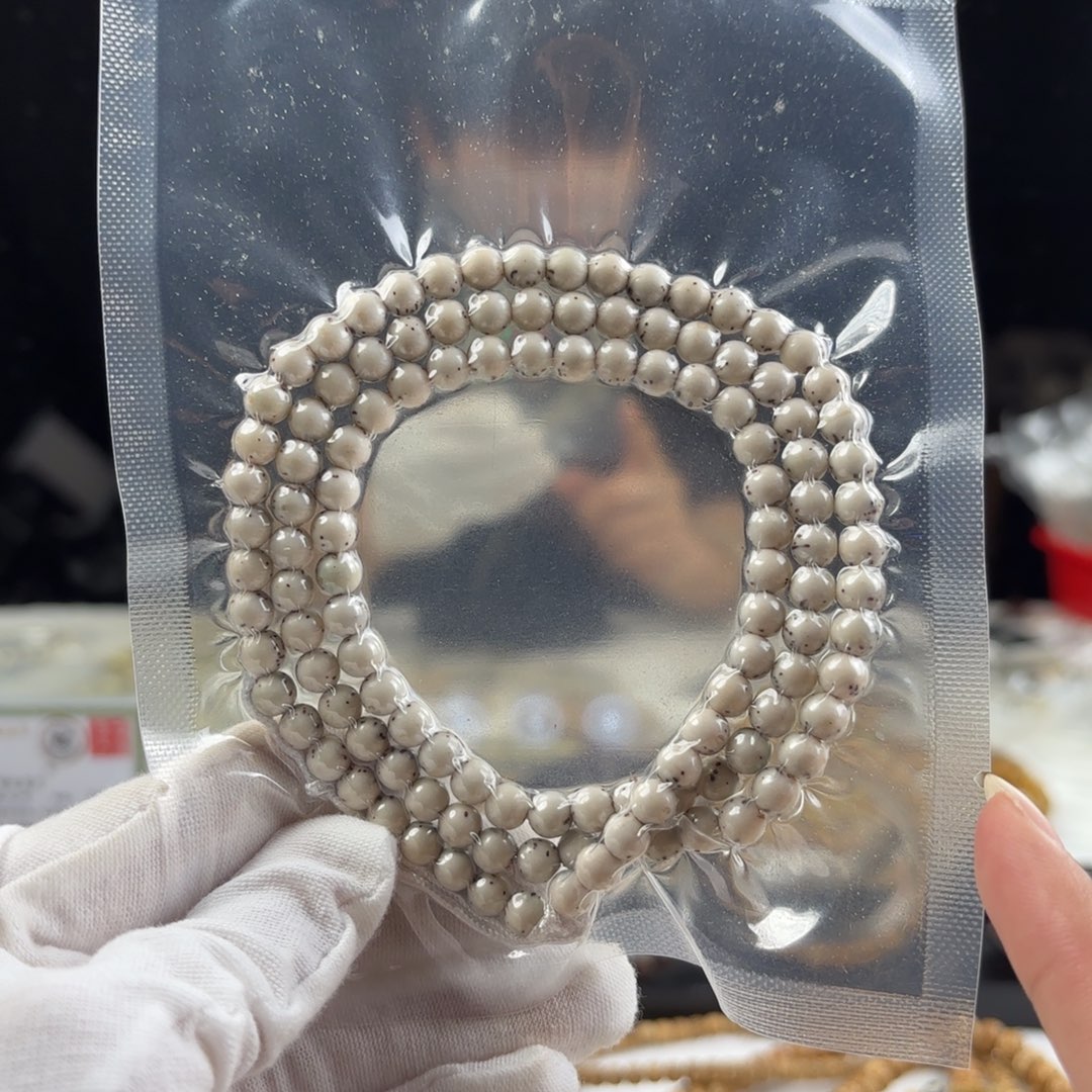 吊坠星月菩提大留白圆珠头条