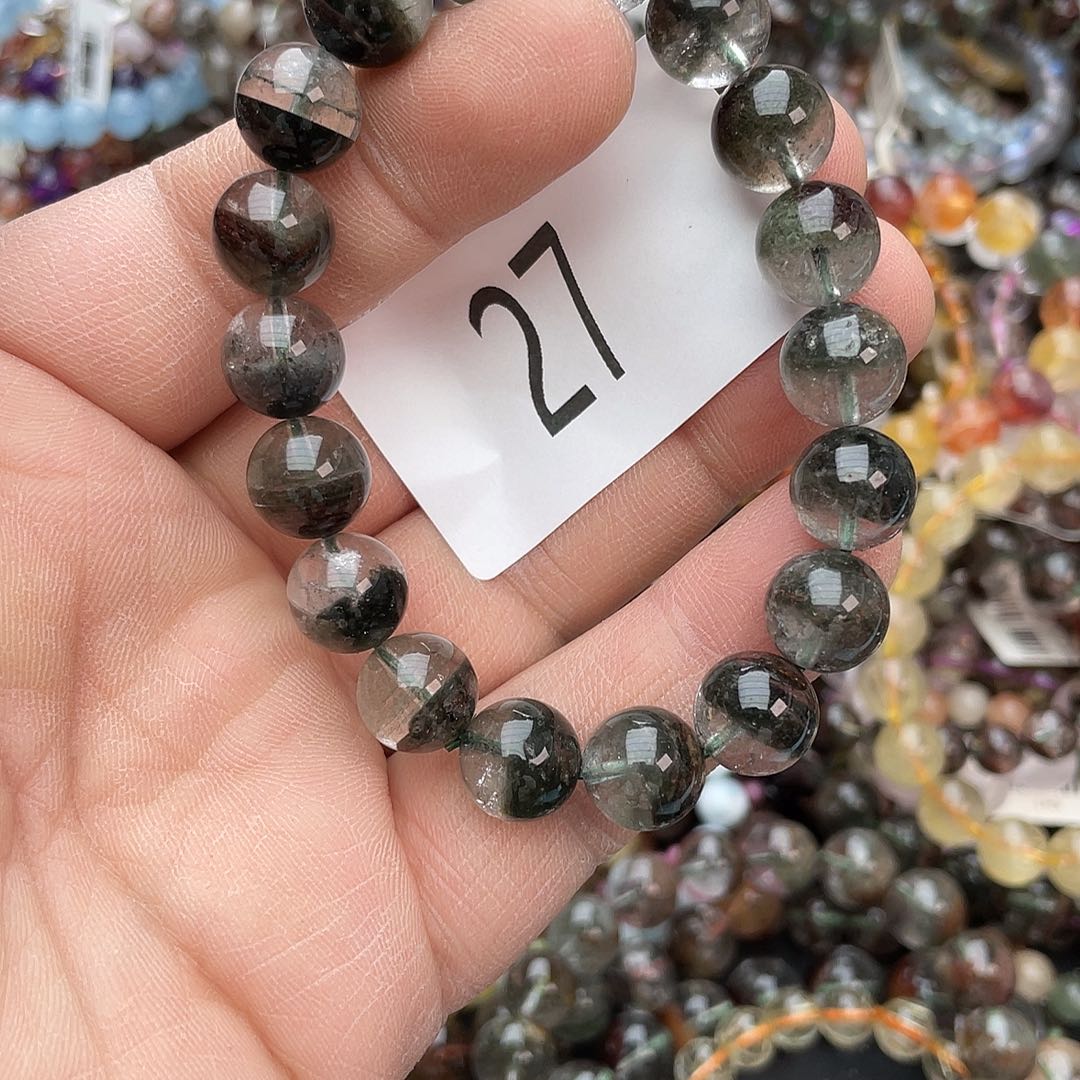 水晶手链未镶嵌手链。