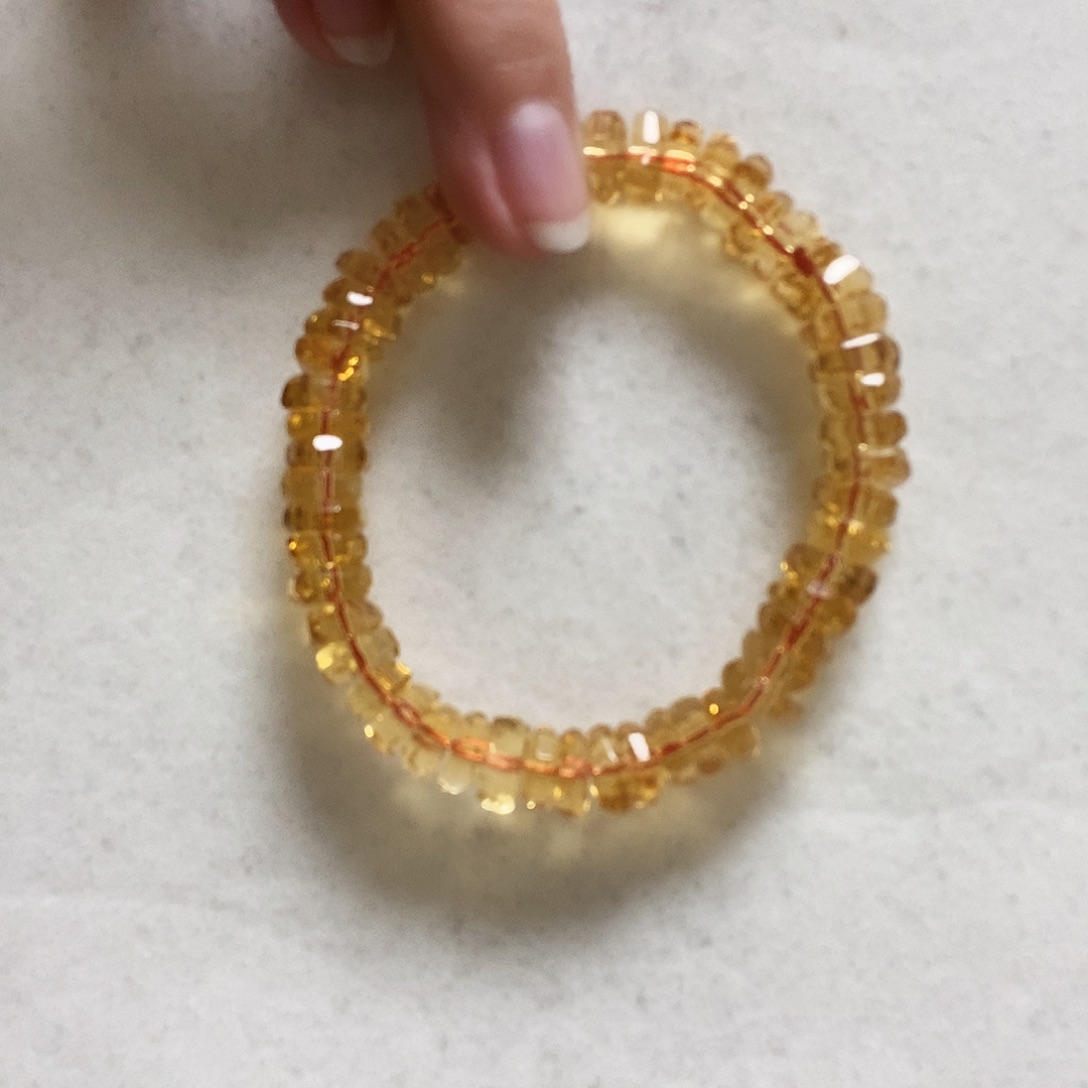 水晶手串未镶嵌简单