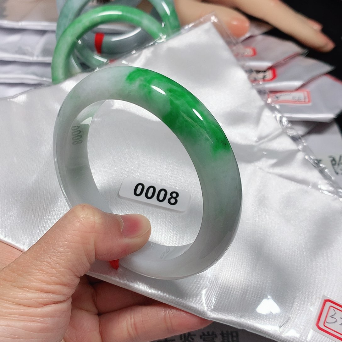 翡翠手镯未镶嵌天然缅甸A货翡翠手镯