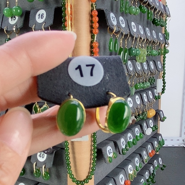 和田玉耳饰18K金镶嵌