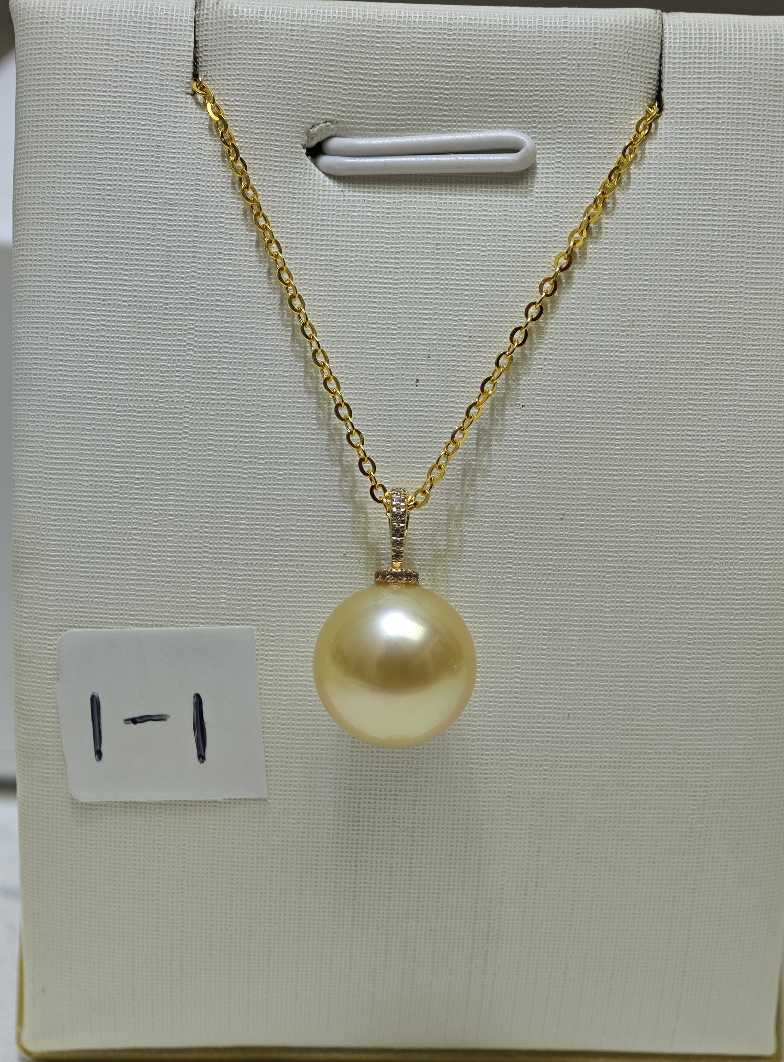 【南洋金珠】18K万能扣正圆10.7mm极光南洋金珠，几乎无暇，赠银链