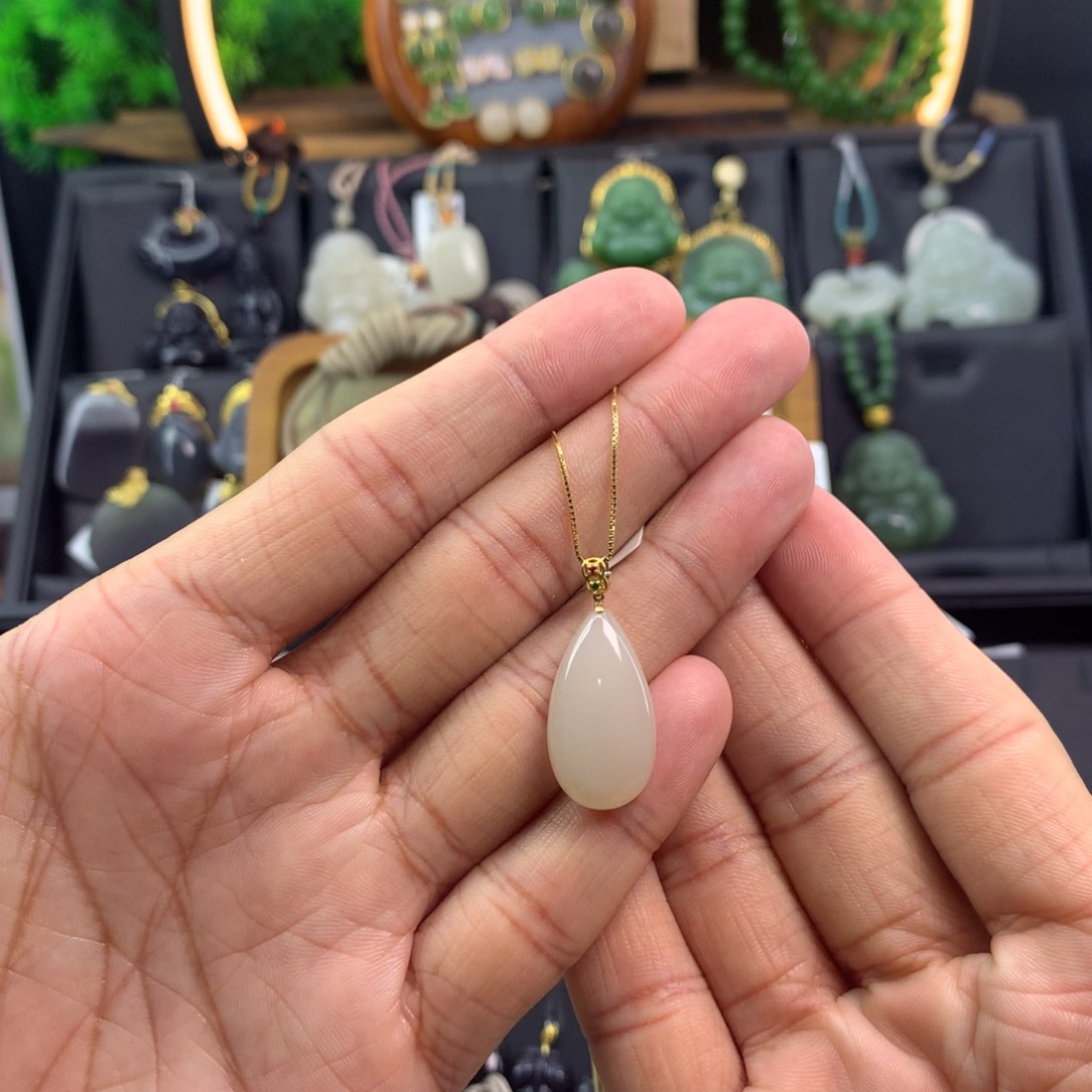 和田玉吊坠18K金镶嵌我***醒