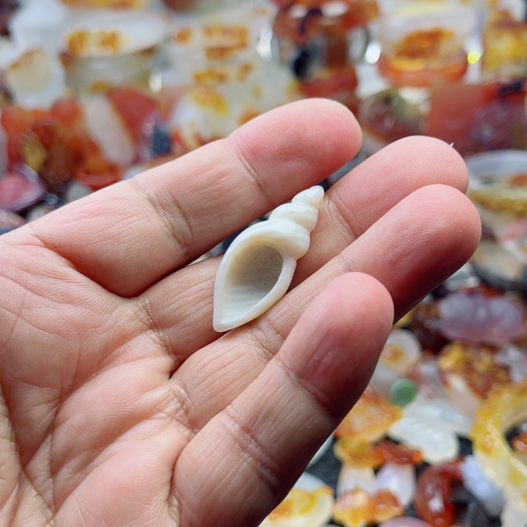 玛瑙/玉髓颈饰未镶嵌