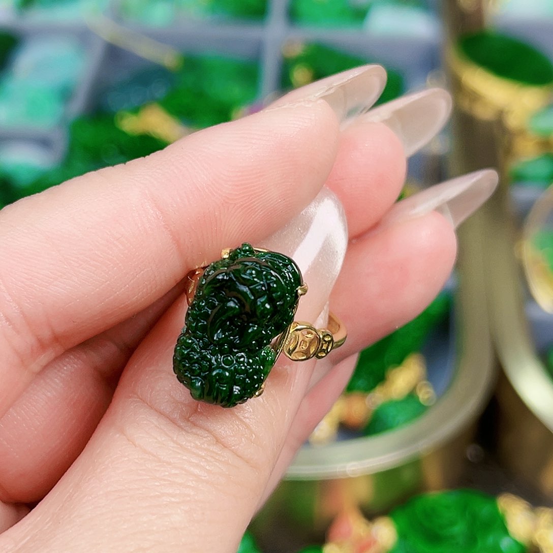 翡翠颈饰银S925镶嵌妮*戒指