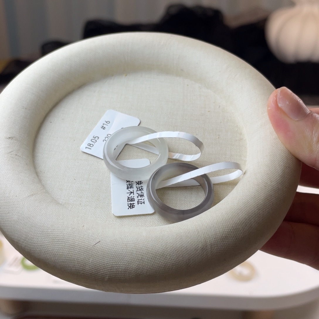 和田玉戒指未镶嵌诗酒趁年华