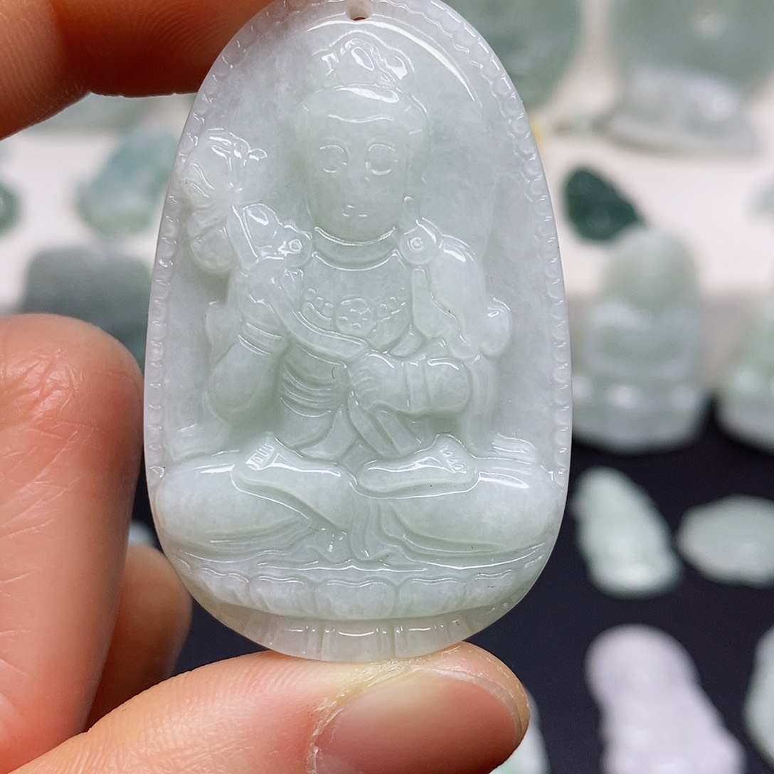 翡翠颈饰未镶嵌吊坠