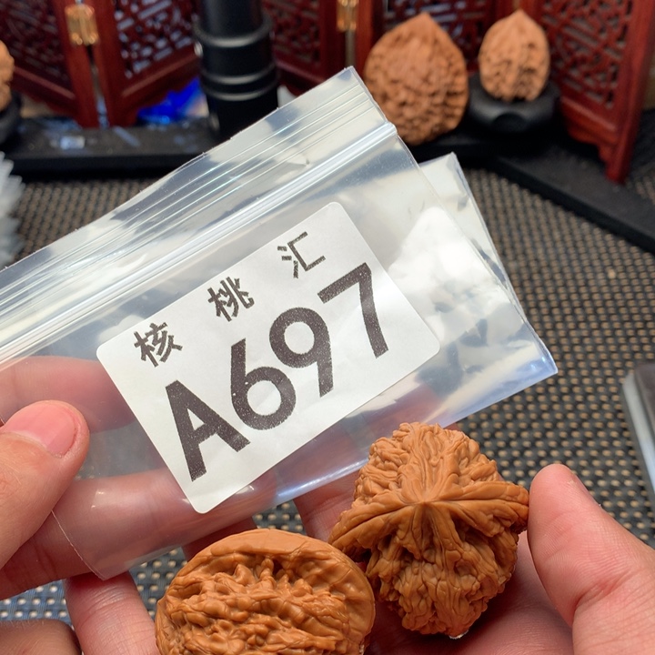 吊坠文玩核桃虎头王