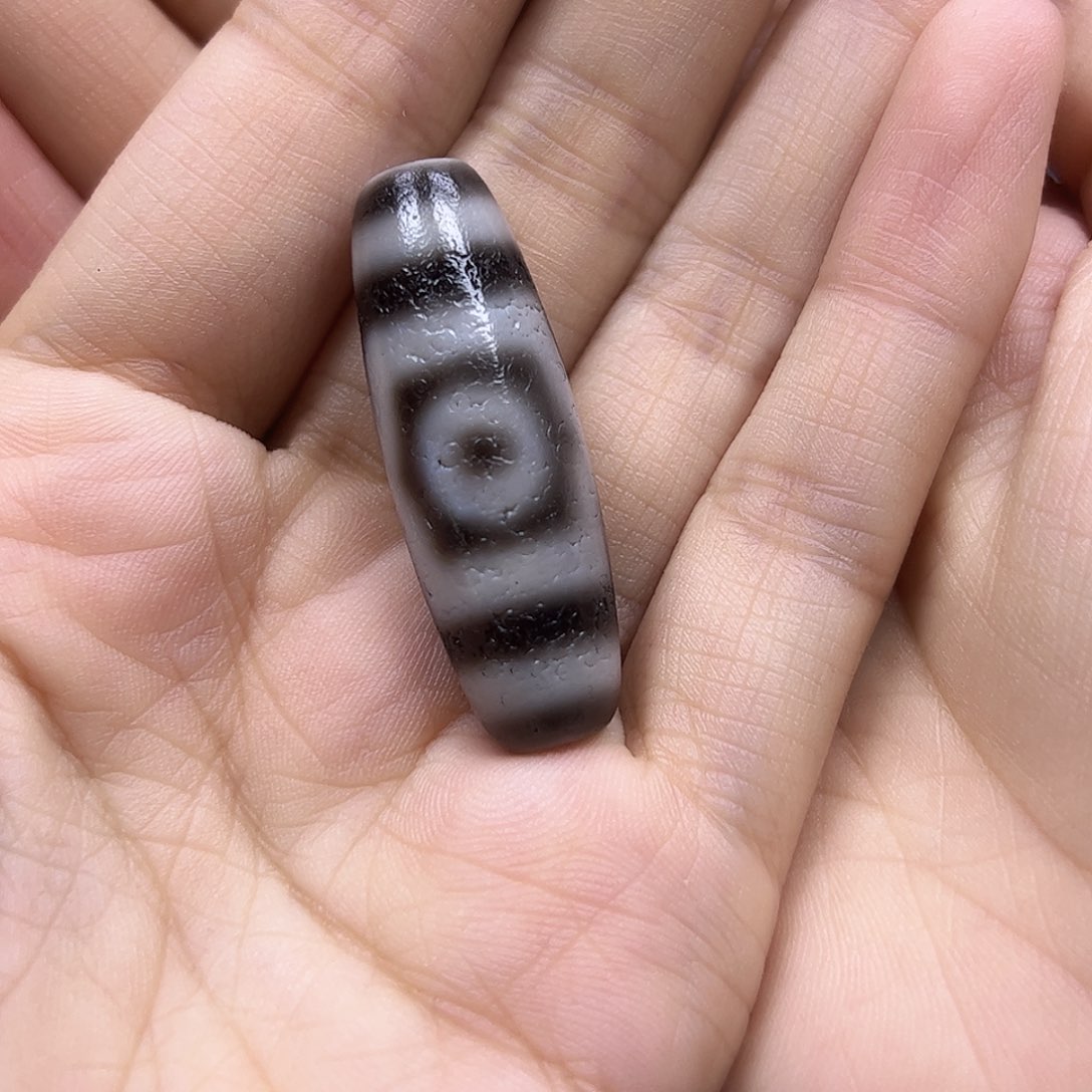 玛瑙/玉髓颈饰未镶嵌是***呀