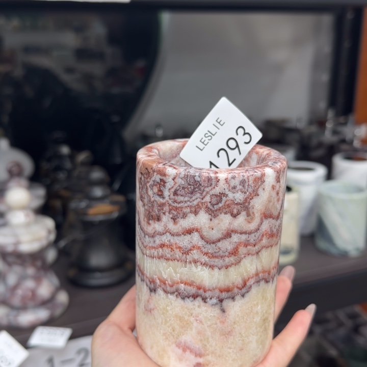 X1293.            笔筒