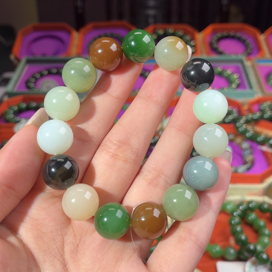 和田玉（碧玉）未镶嵌手链