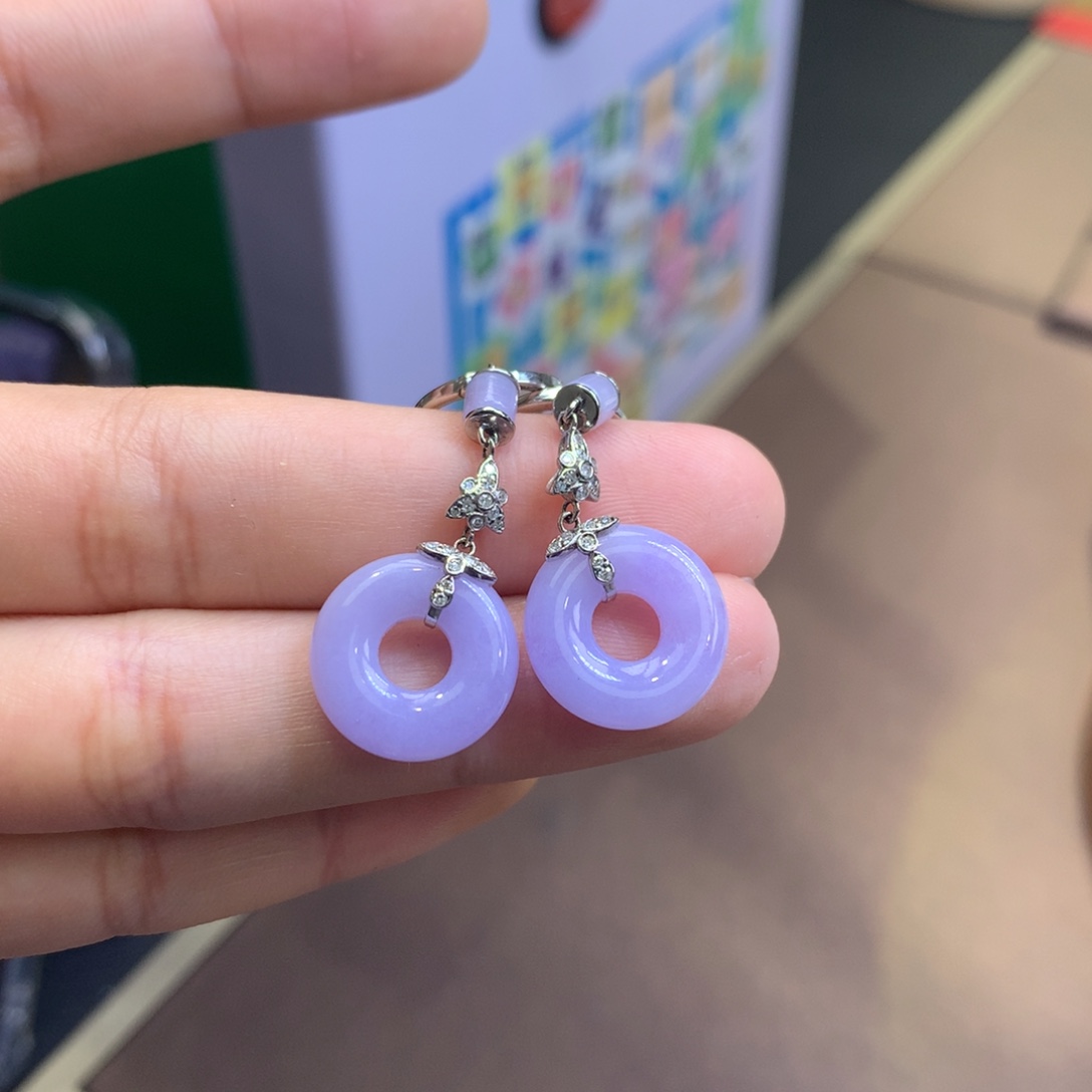 翡翠18K金镶嵌颈饰翡翠