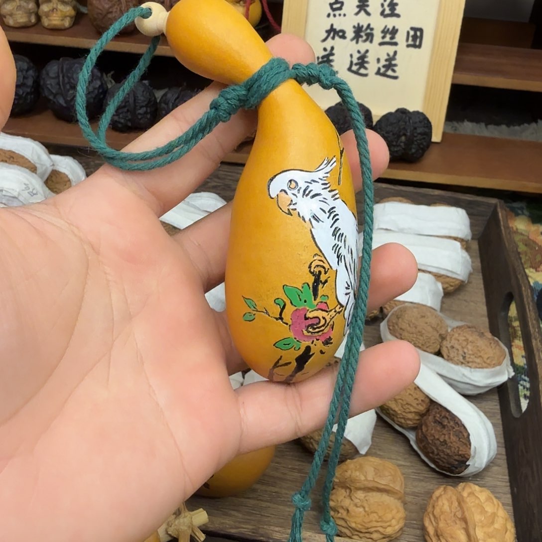 墨刻老皮鹦鹉。   