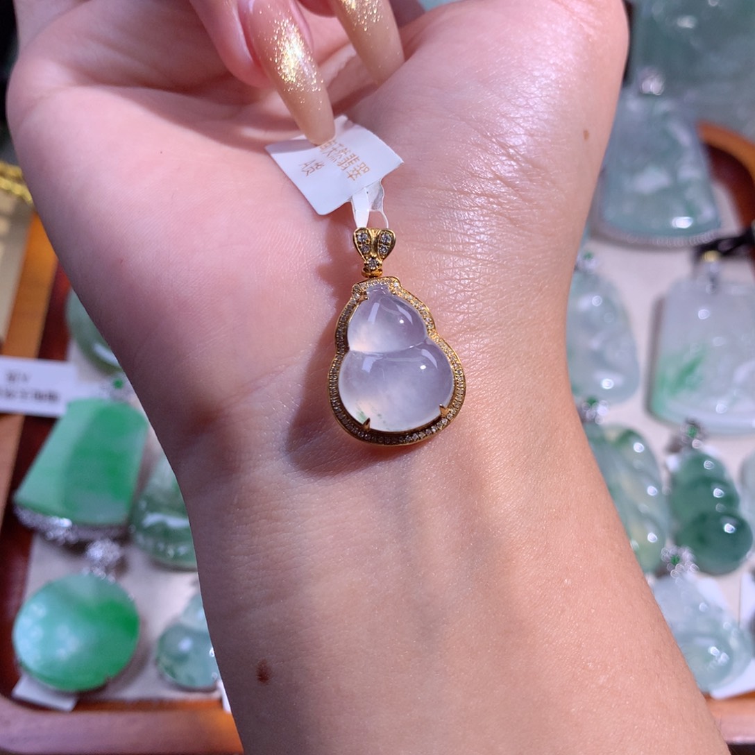 翡翠吊坠(不含链)18K金镶嵌