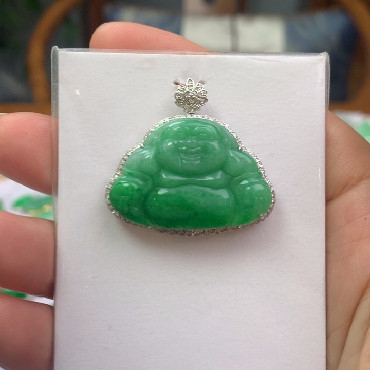 翡翠颈饰18K金镶嵌翡翠吊坠