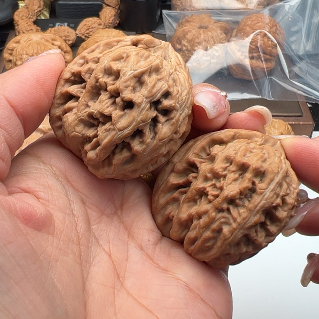 文玩核桃把件红锦鲤42