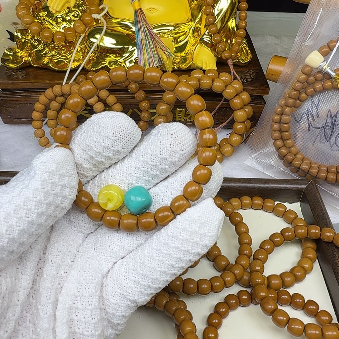 慕***言猴头核桃吊坠我在外面吃饭了哈