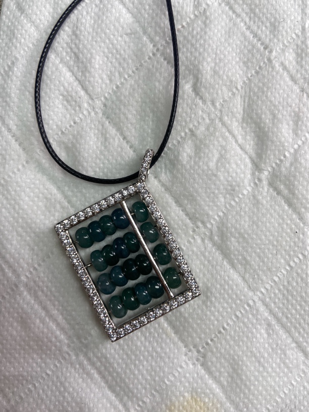 玉如军意翡翠珠宝