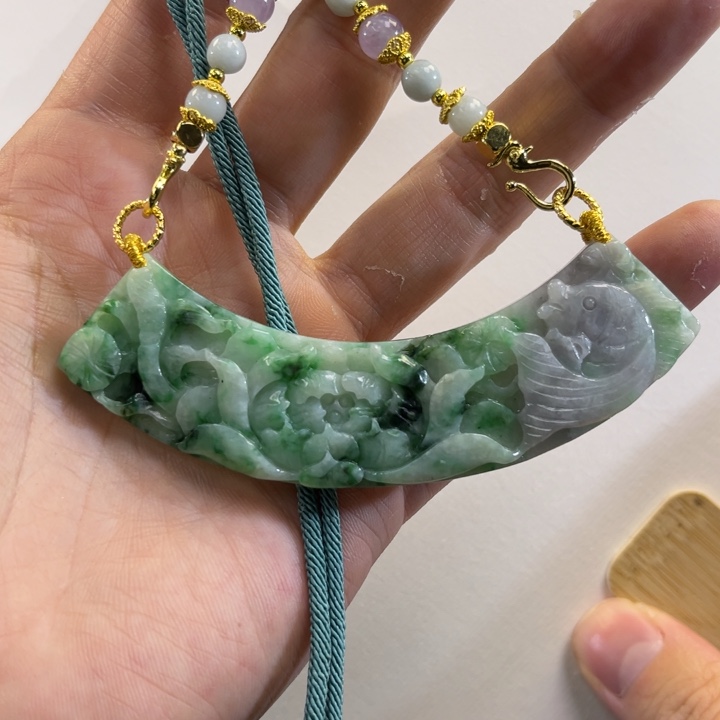 翡翠吊坠(赠链)未镶嵌代编织