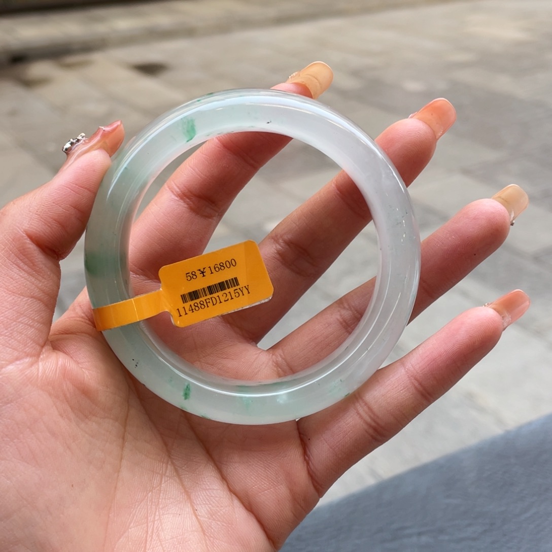 石英质玉手镯未镶嵌J****?