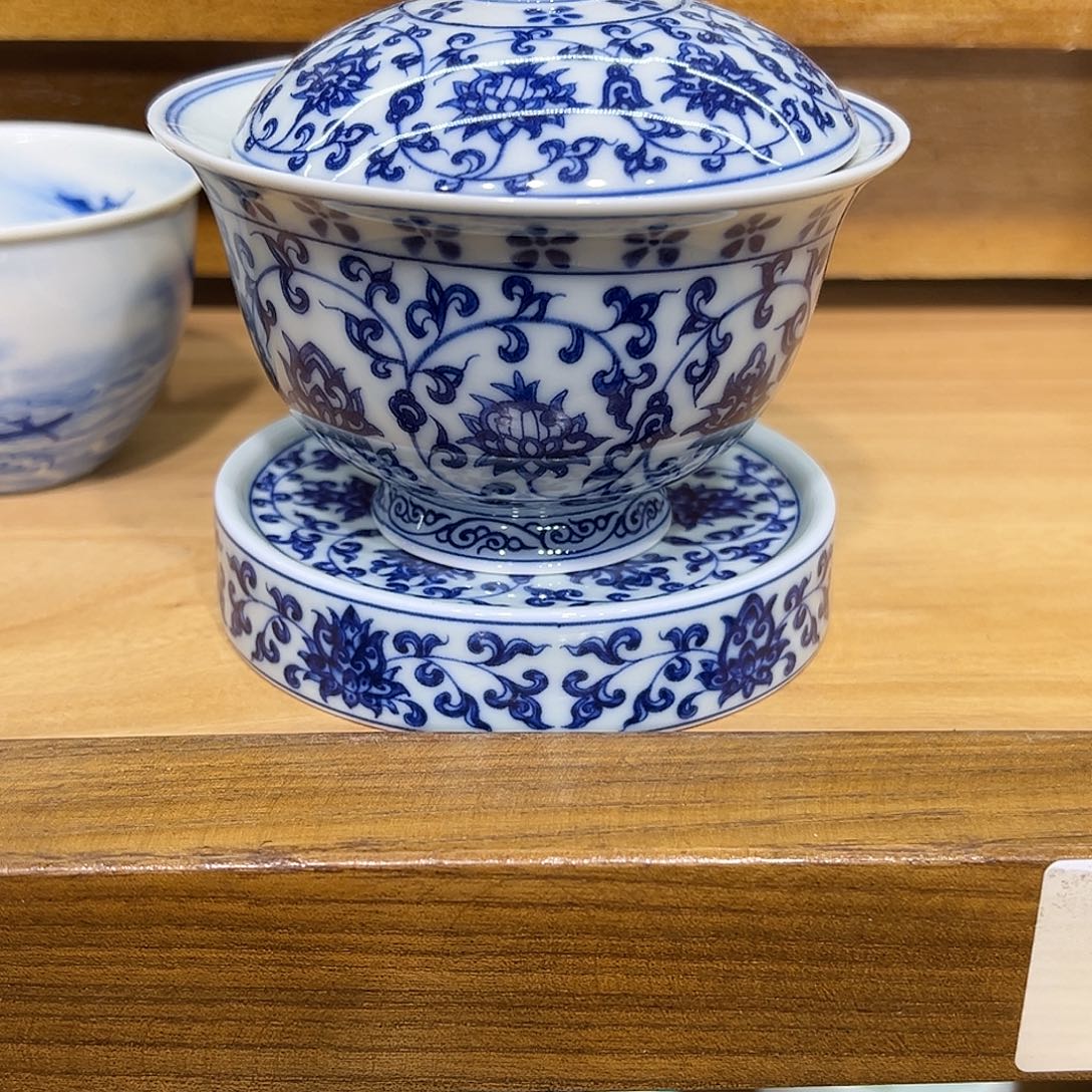 醒***笑青花缠枝莲盖碗加盖置